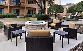 Courtyard By Marriott Dallas Northwest